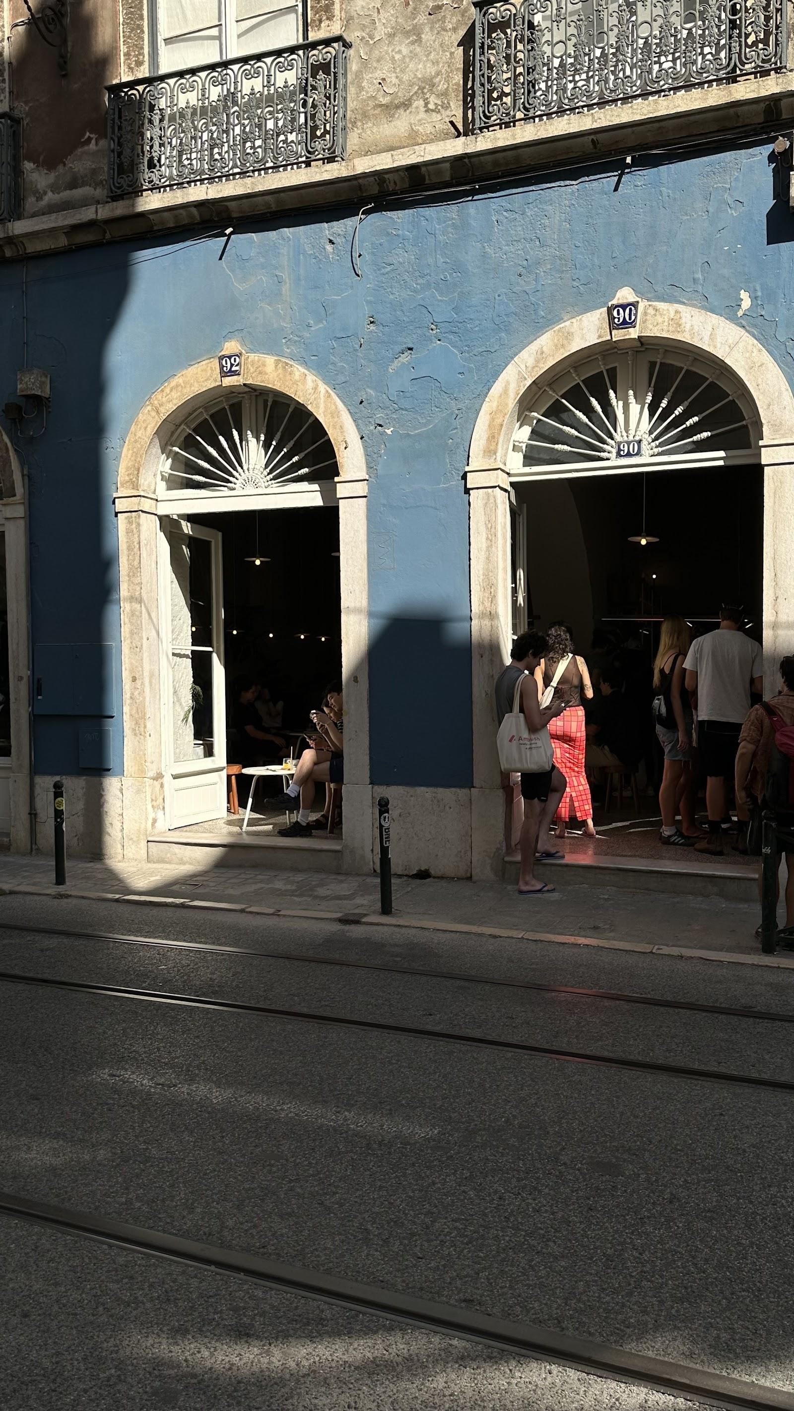 COMOBÅ — work cafe in Lisbon