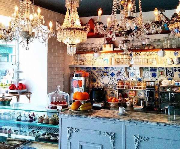 Tease — work cafe in Lisbon
