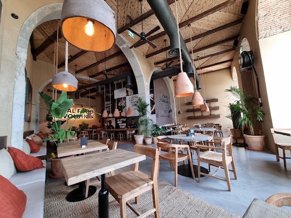 Honest Greens Cais do Sodré — work cafe in Lisbon