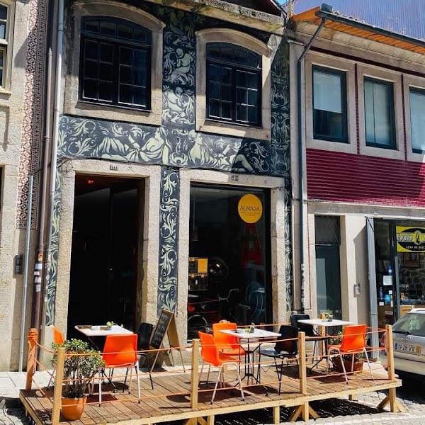 Almada ponto — work cafe in Porto